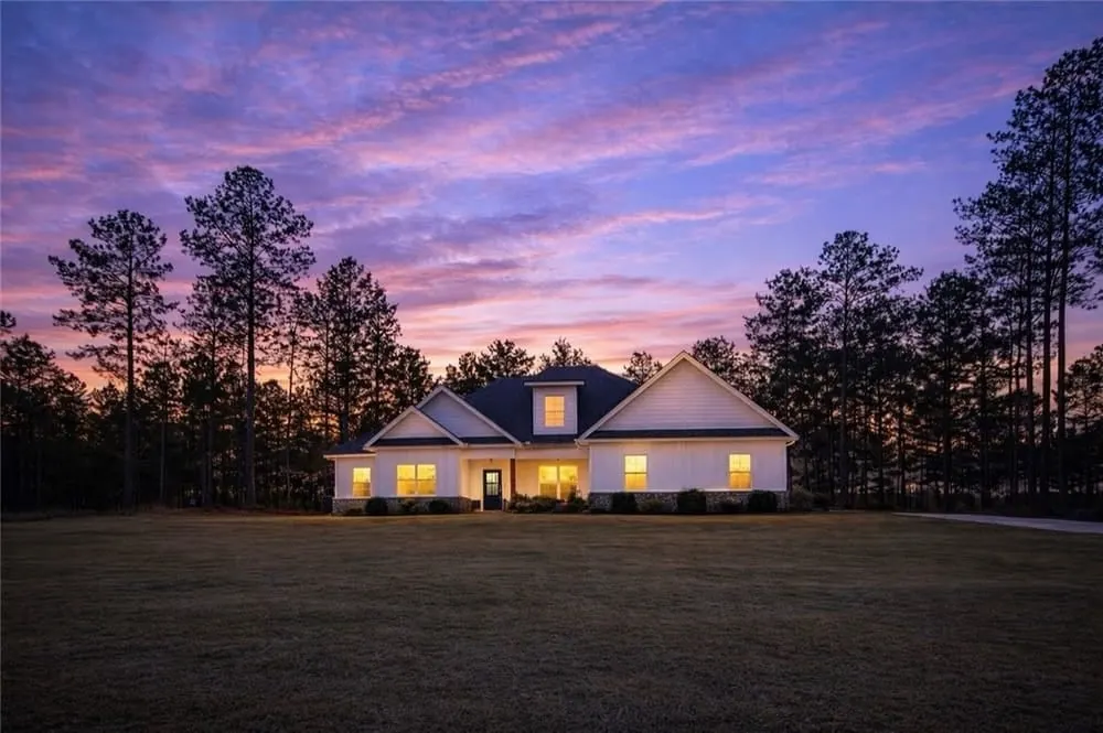 Exterior of 1224 Lee Road 260, Opelika, AL